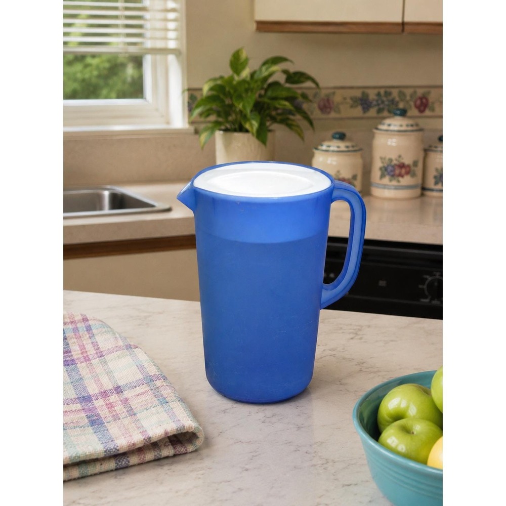 VTG‎ Rubbermaid 1 Gallon (3L)  Blue Pitcher #1A21 With White Ice Guard Lid #1A22